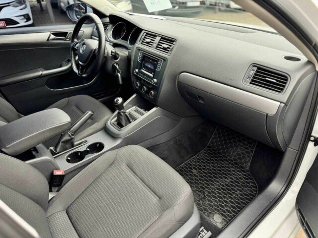 Белый Фольксваген Джетта, объемом двигателя 1.6 л и пробегом 76 тыс. км за 11800 $, фото 14 на Automoto.ua