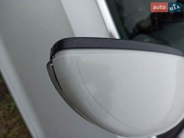 Белый Фольксваген Джетта, объемом двигателя 1.6 л и пробегом 226 тыс. км за 12500 $, фото 38 на Automoto.ua