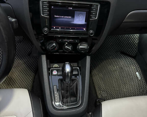 Фольксваген Джетта 2016 в Кривом Роге на Automoto.ua Белый Фольксваген Джетта, объемом двигателя 1.8 л и пробегом 110 тыс. км за 5500 $, фото 18 на Automoto.ua