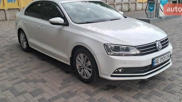Белый Фольксваген Джетта, объемом двигателя 1.6 л и пробегом 206 тыс. км за 12000 $, фото 4 на Automoto.ua