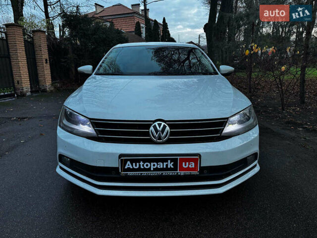 Белый Фольксваген Джетта, объемом двигателя 1.6 л и пробегом 180 тыс. км за 10990 $, фото 1 на Automoto.ua
