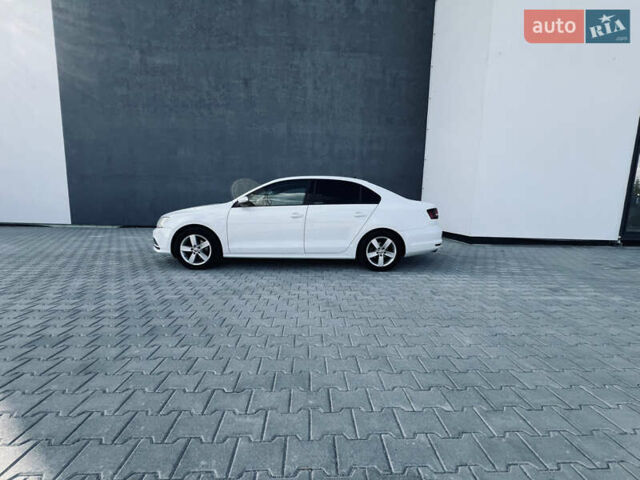 Білий Фольксваген Джетта, об'ємом двигуна 1.6 л та пробігом 187 тис. км за 10800 $, фото 4 на Automoto.ua