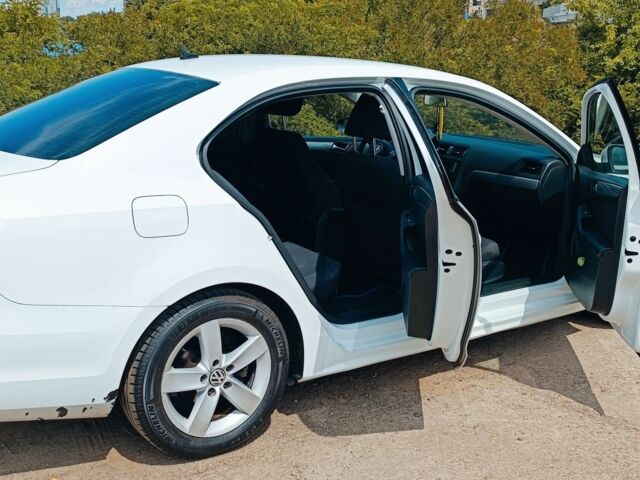 Белый Фольксваген Джетта, объемом двигателя 1.6 л и пробегом 301 тыс. км за 9000 $, фото 1 на Automoto.ua