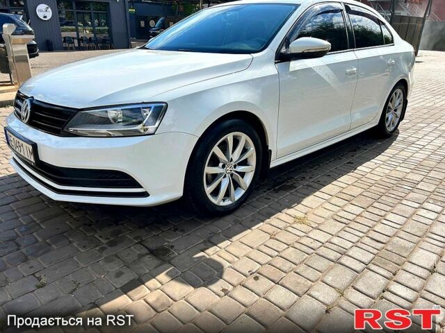 Фольксваген Джетта 2016 в Кривом Роге на Automoto.ua Белый Фольксваген Джетта, объемом двигателя 1.6 л и пробегом 76 тыс. км за 13900 $, фото 1 на Automoto.ua