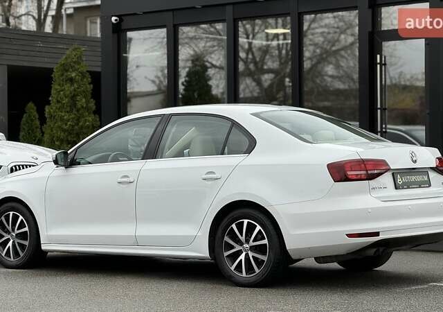 Белый Фольксваген Джетта, объемом двигателя 1.39 л и пробегом 74 тыс. км за 13500 $, фото 4 на Automoto.ua