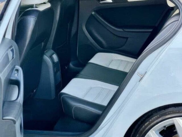 Білий Фольксваген Джетта, об'ємом двигуна 1.8 л та пробігом 75 тис. км за 6300 $, фото 9 на Automoto.ua