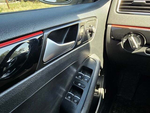 Білий Фольксваген Джетта, об'ємом двигуна 2 л та пробігом 179 тис. км за 11500 $, фото 19 на Automoto.ua