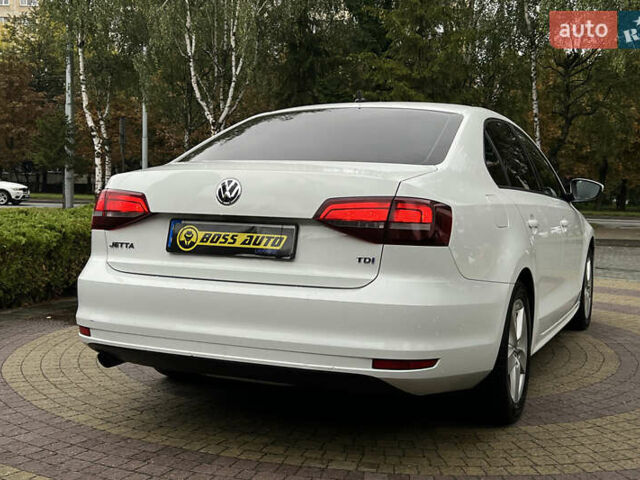 Фольксваген Джетта 2016 в Львове на Automoto.ua Белый Фольксваген Джетта, объемом двигателя 1.6 л и пробегом 187 тыс. км за 11500 $, фото 6 на Automoto.ua