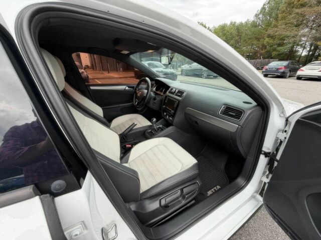 Білий Фольксваген Джетта, об'ємом двигуна 1.8 л та пробігом 70 тис. км за 4500 $, фото 7 на Automoto.ua