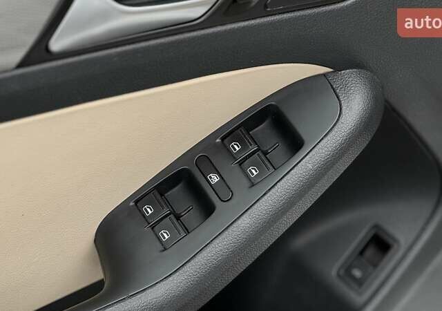 Белый Фольксваген Джетта, объемом двигателя 1.39 л и пробегом 74 тыс. км за 13500 $, фото 12 на Automoto.ua