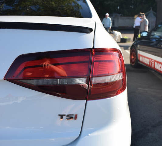 Білий Фольксваген Джетта, об'ємом двигуна 1.4 л та пробігом 115 тис. км за 12300 $, фото 1 на Automoto.ua