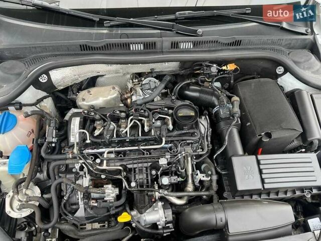 Белый Фольксваген Джетта, объемом двигателя 1.6 л и пробегом 180 тыс. км за 10600 $, фото 7 на Automoto.ua