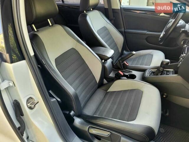 Белый Фольксваген Джетта, объемом двигателя 1.6 л и пробегом 219 тыс. км за 12500 $, фото 24 на Automoto.ua