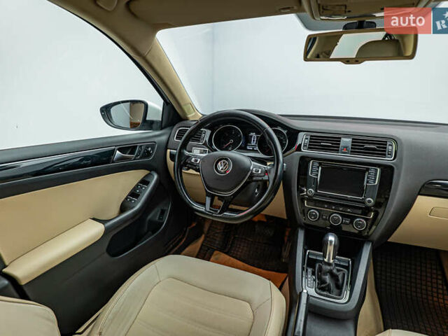 Фольксваген Джетта 2016 в Киеве на Automoto.ua Белый Фольксваген Джетта, объемом двигателя 1.6 л и пробегом 102 тыс. км за 11404 $, фото 10 на Automoto.ua