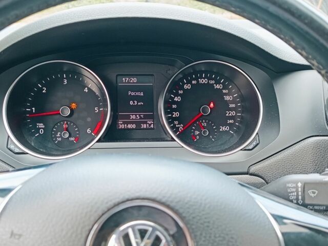 Белый Фольксваген Джетта, объемом двигателя 1.6 л и пробегом 301 тыс. км за 9000 $, фото 19 на Automoto.ua