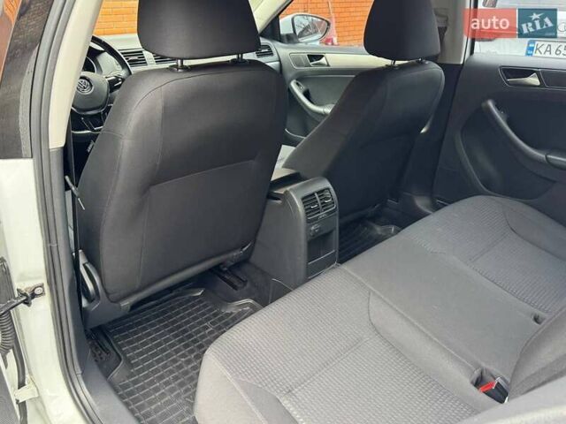 Білий Фольксваген Джетта, об'ємом двигуна 1.6 л та пробігом 99 тис. км за 11800 $, фото 36 на Automoto.ua