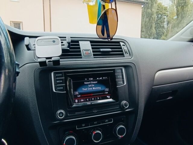 Белый Фольксваген Джетта, объемом двигателя 1.6 л и пробегом 301 тыс. км за 9000 $, фото 18 на Automoto.ua