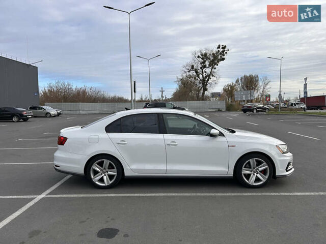 Фольксваген Джетта 2016 в Киеве на Automoto.ua Белый Фольксваген Джетта, объемом двигателя 2 л и пробегом 182 тыс. км за 13000 $, фото 1 на Automoto.ua