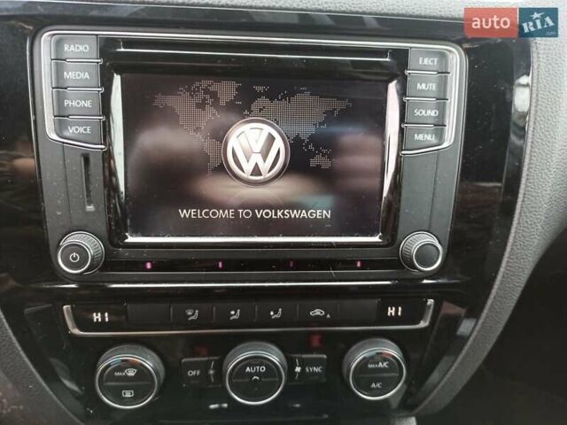 Белый Фольксваген Джетта, объемом двигателя 1.6 л и пробегом 226 тыс. км за 12500 $, фото 26 на Automoto.ua