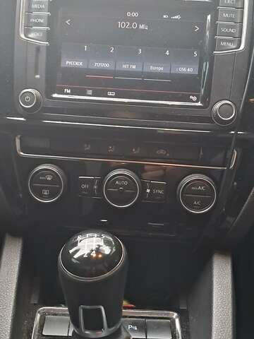 Белый Фольксваген Джетта, объемом двигателя 1.6 л и пробегом 206 тыс. км за 12000 $, фото 9 на Automoto.ua