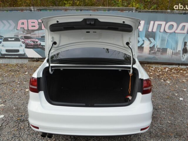 Фольксваген Джетта 2016 в Киеве на Automoto.ua Белый Фольксваген Джетта, объемом двигателя 0 л и пробегом 118 тыс. км за 11200 $, фото 8 на Automoto.ua