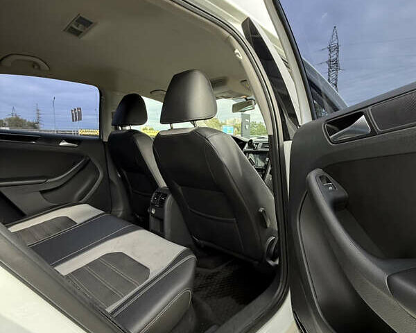 Белый Фольксваген Джетта, объемом двигателя 1.6 л и пробегом 76 тыс. км за 14800 $, фото 22 на Automoto.ua