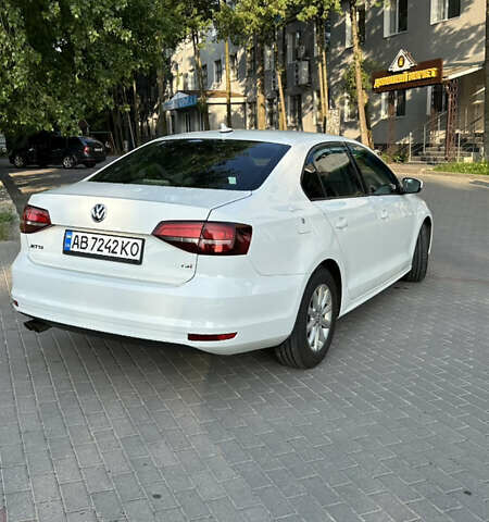 Белый Фольксваген Джетта, объемом двигателя 1.4 л и пробегом 188 тыс. км за 10300 $, фото 4 на Automoto.ua