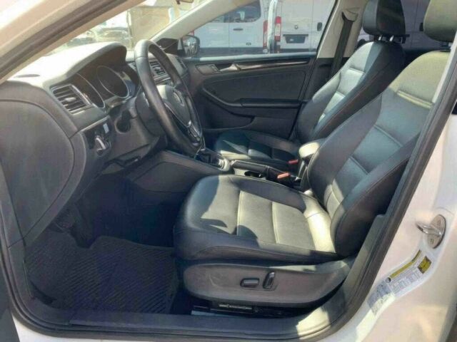 Фольксваген Джетта 2016 в Одессе на Automoto.ua Белый Фольксваген Джетта, объемом двигателя 2 л и пробегом 73 тыс. км за 2500 $, фото 6 на Automoto.ua