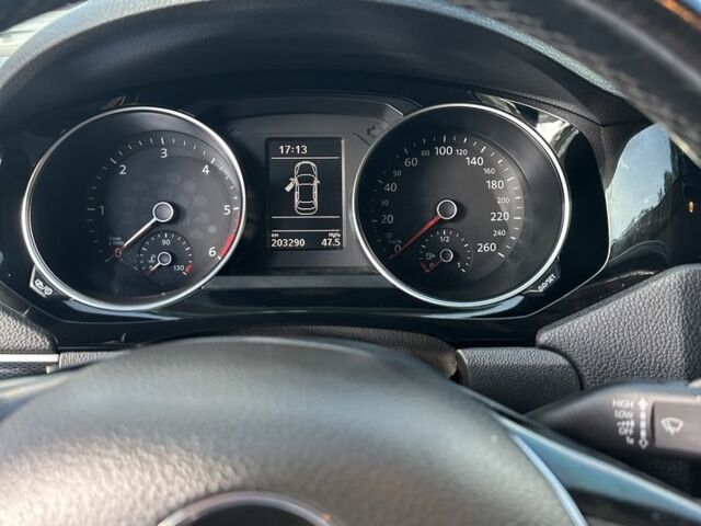 Белый Фольксваген Джетта, объемом двигателя 1.6 л и пробегом 203 тыс. км за 10000 $, фото 5 на Automoto.ua