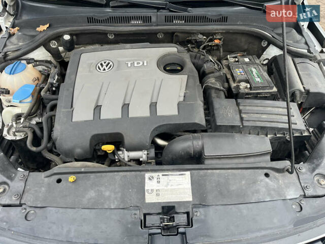 Белый Фольксваген Джетта, объемом двигателя 1.6 л и пробегом 175 тыс. км за 11500 $, фото 11 на Automoto.ua