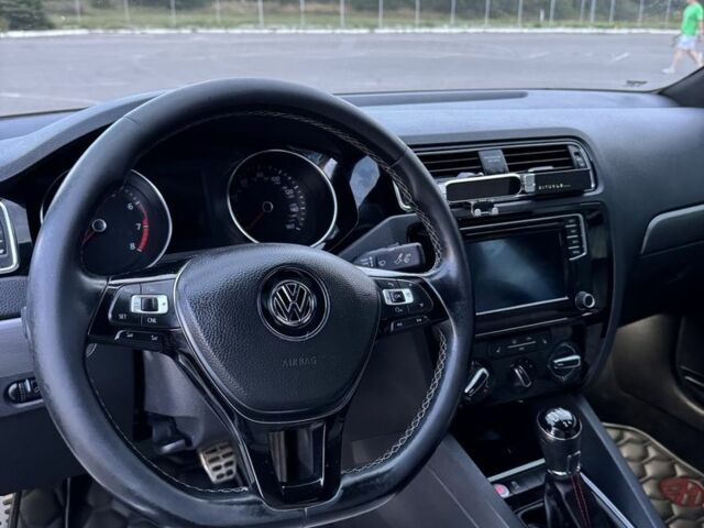 Белый Фольксваген Джетта, объемом двигателя 1.8 л и пробегом 239 тыс. км за 262 $, фото 12 на Automoto.ua