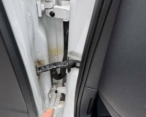 Білий Фольксваген Джетта, об'ємом двигуна 1.6 л та пробігом 99 тис. км за 11800 $, фото 20 на Automoto.ua