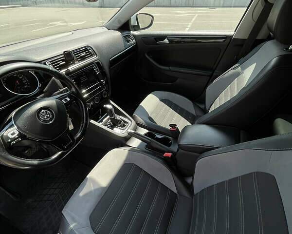 Білий Фольксваген Джетта, об'ємом двигуна 1.6 л та пробігом 173 тис. км за 11000 $, фото 17 на Automoto.ua