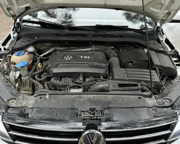 Білий Фольксваген Джетта, об'ємом двигуна 1.8 л та пробігом 178 тис. км за 10300 $, фото 7 на Automoto.ua