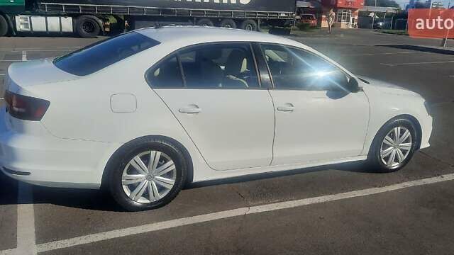 Білий Фольксваген Джетта, об'ємом двигуна 1.6 л та пробігом 167 тис. км за 11300 $, фото 2 на Automoto.ua