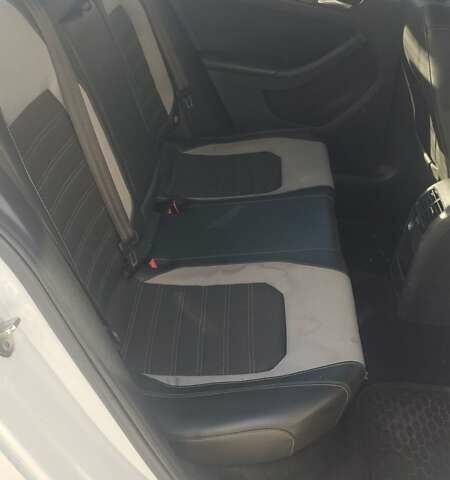 Фольксваген Джетта 2016 в Сваляве на Automoto.ua Белый Фольксваген Джетта, объемом двигателя 1.6 л и пробегом 219 тыс. км за 11300 $, фото 56 на Automoto.ua