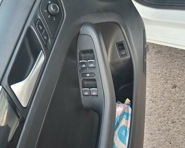 Белый Фольксваген Джетта, объемом двигателя 1.6 л и пробегом 201 тыс. км за 9800 $, фото 14 на Automoto.ua