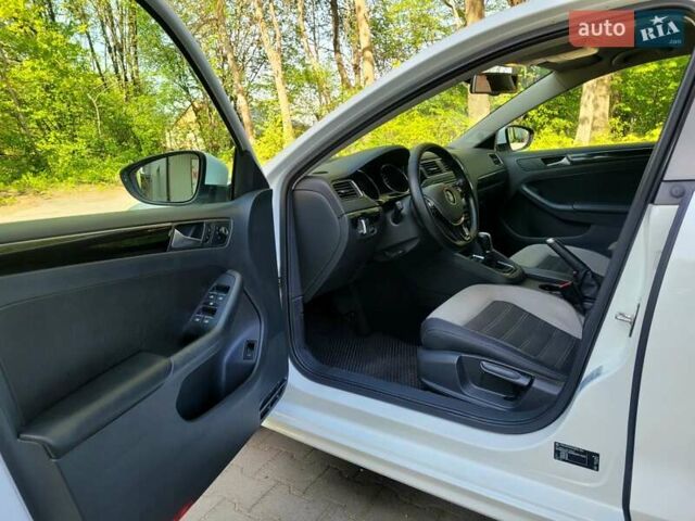 Белый Фольксваген Джетта, объемом двигателя 1.6 л и пробегом 219 тыс. км за 12500 $, фото 20 на Automoto.ua