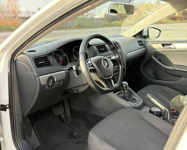 Белый Фольксваген Джетта, объемом двигателя 1.6 л и пробегом 232 тыс. км за 10700 $, фото 8 на Automoto.ua