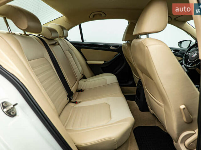 Фольксваген Джетта 2016 в Киеве на Automoto.ua Белый Фольксваген Джетта, объемом двигателя 1.6 л и пробегом 102 тыс. км за 11404 $, фото 17 на Automoto.ua