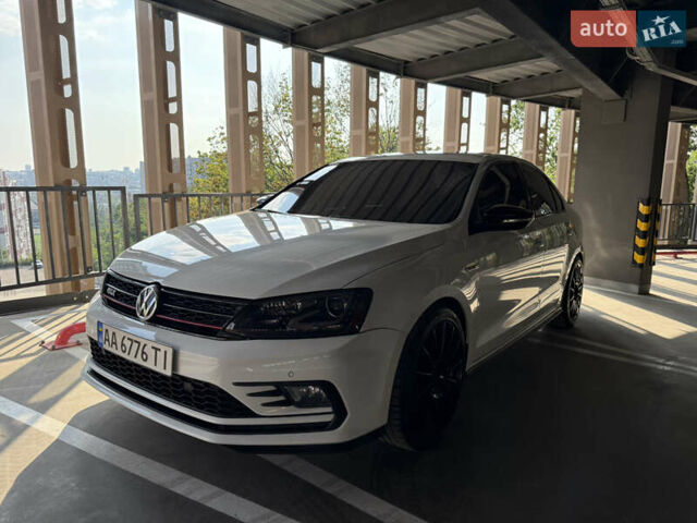Білий Фольксваген Джетта, об'ємом двигуна 1.98 л та пробігом 143 тис. км за 15600 $, фото 2 на Automoto.ua
