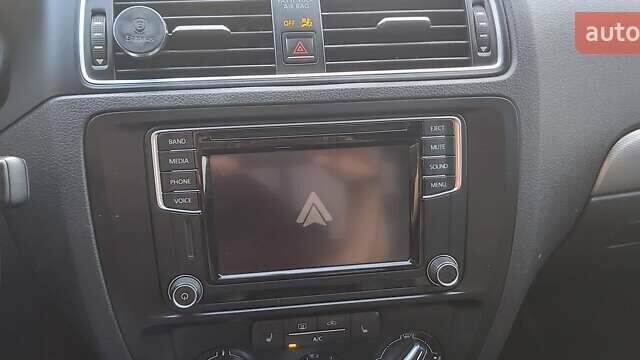 Белый Фольксваген Джетта, объемом двигателя 1.4 л и пробегом 141 тыс. км за 9500 $, фото 24 на Automoto.ua