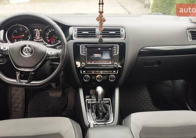 Фольксваген Джетта 2016 в Сваляве на Automoto.ua Белый Фольксваген Джетта, объемом двигателя 1.6 л и пробегом 219 тыс. км за 11300 $, фото 27 на Automoto.ua