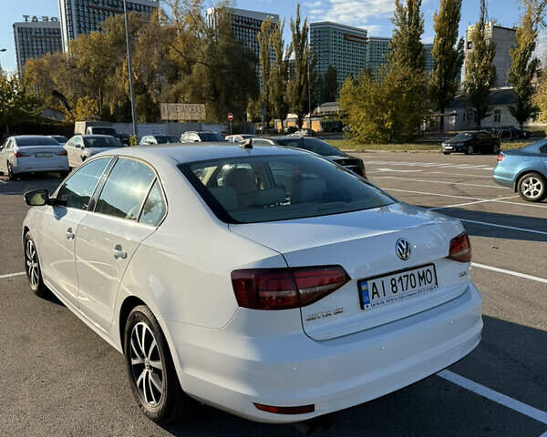Фольксваген Джетта 2016 в Киеве на Automoto.ua Белый Фольксваген Джетта, объемом двигателя 1.39 л и пробегом 74 тыс. км за 12000 $, фото 2 на Automoto.ua