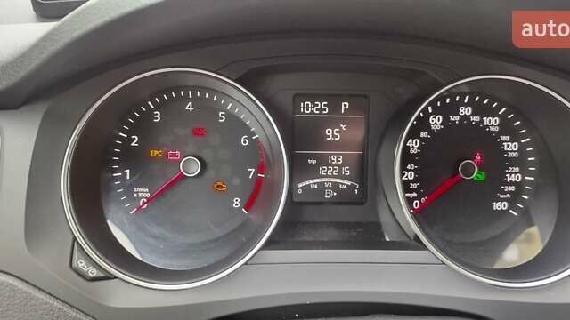 Белый Фольксваген Джетта, объемом двигателя 1.39 л и пробегом 125 тыс. км за 11000 $, фото 5 на Automoto.ua