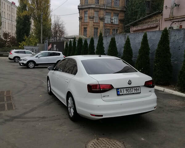 Белый Фольксваген Джетта, объемом двигателя 1.6 л и пробегом 245 тыс. км за 10500 $, фото 4 на Automoto.ua