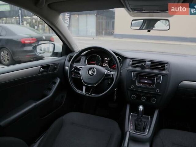 Білий Фольксваген Джетта, об'ємом двигуна 1.6 л та пробігом 122 тис. км за 12600 $, фото 10 на Automoto.ua