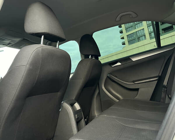 Белый Фольксваген Джетта, объемом двигателя 1.4 л и пробегом 155 тыс. км за 10300 $, фото 9 на Automoto.ua