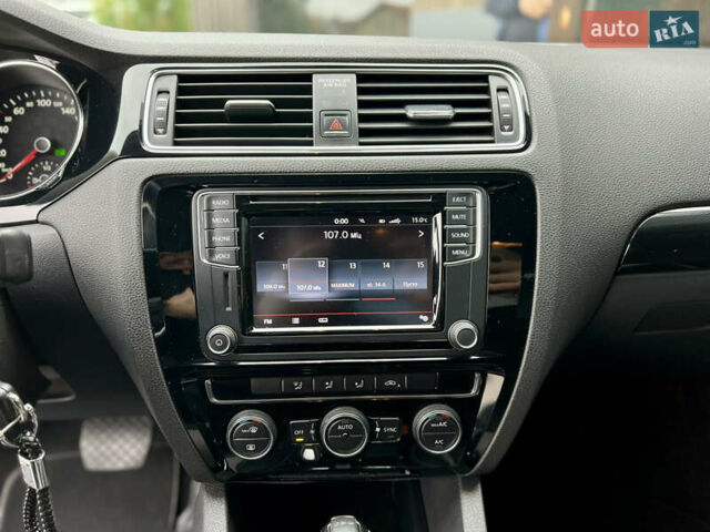 Белый Фольксваген Джетта, объемом двигателя 1.6 л и пробегом 276 тыс. км за 10500 $, фото 29 на Automoto.ua