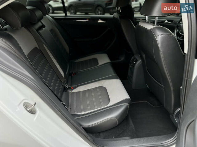 Белый Фольксваген Джетта, объемом двигателя 1.6 л и пробегом 276 тыс. км за 10500 $, фото 25 на Automoto.ua